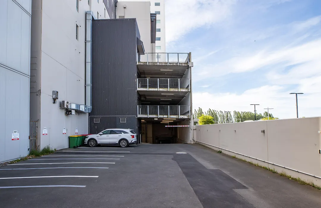 Hotel 115-1